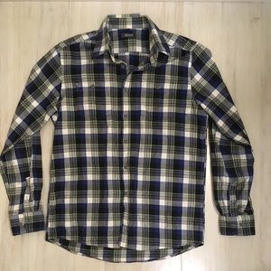 Kenneth Cole Men’s Medium thick Plaid Top